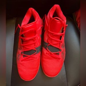Nike Men Shoes worn twice OOB KYRIE IRVING